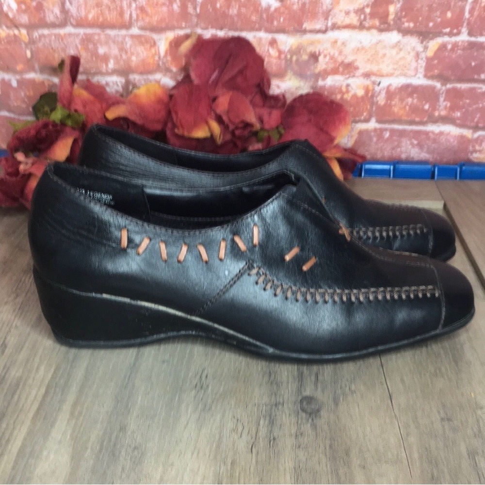 G. Wiz Black Leather Embroidered  Driving Wedge Shoes